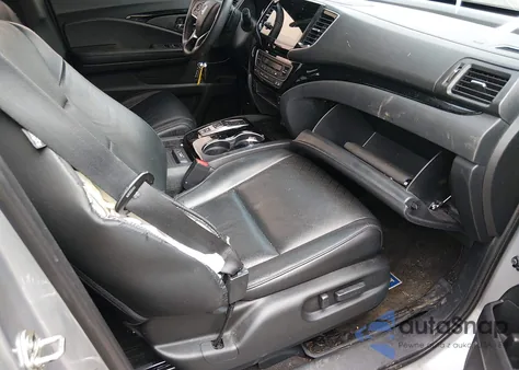 2019 Honda Passport Touring z USA, uszkodzony, nr VIN 5FNYF7H95KB004174